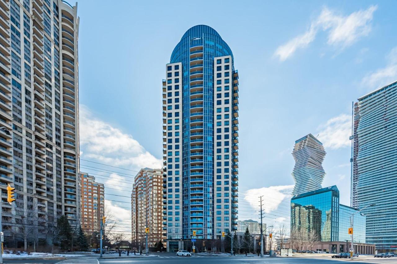 Luxury Apartments In Mississauga Exteriör bild