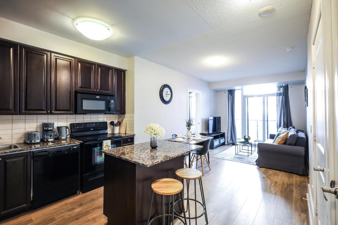 Luxury Apartments In Mississauga Exteriör bild