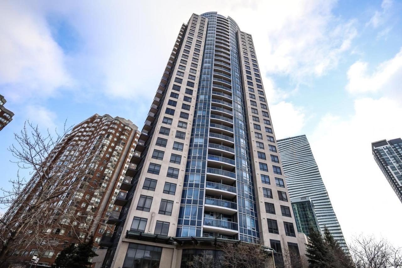 Luxury Apartments In Mississauga Exteriör bild